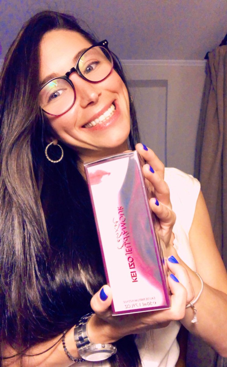 juaquinaff's tweet photo. No podía dejar de compartir con ustedes mi regalo por #SanValentin #ValentinesDay . Gracias @MMocil te amo mucho más de lo que imaginas! #KENZO #KenzoJeuDAmour #LElixir @KENZO https://t.co/U5EYkRO80w