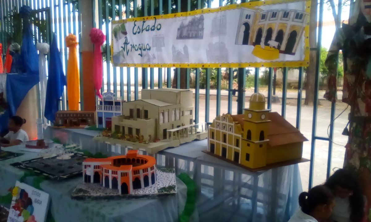 cbitluisramon's tweet photo. En el marco del CIII Aniversario de la U.E.N.B. Felipe Guevara Rojas, se presenta expografía y bailes típicos de los estados de Venezuela.  @vane_prieto @PedroGordon_21 @FundabitAragua https://t.co/n9rQ8rOTek