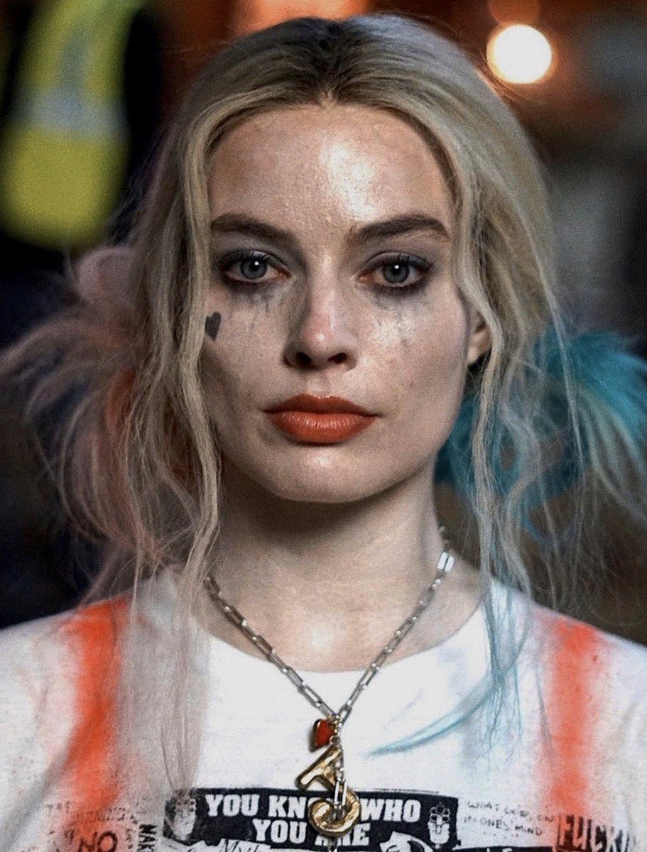 ᴍʏ ᴋɴᴇᴇs ᴀʀᴇ ʙʀᴜɪsᴇᴅ
ғʀᴏᴍ ᴋɴᴇᴇʟɪɴ' ᴛᴏ ʏᴏᴜ
ɪ'ᴠᴇ ʜᴀᴅ ᴇɴᴏᴜɢʜ
ʙᴜᴛ ʏᴏᴜ'ʀᴇ ᴛᴏᴏ ʜᴀʀᴅ ᴛᴏ ǫᴜɪᴛ
ᴡᴇ'ᴠᴇ ʜᴀᴅ ᴏᴜʀ ғᴜɴ
ɴᴏᴡ ʏᴏᴜʀ sᴜɢᴀʀ ᴍᴀᴋᴇs ᴍᴇ sɪᴄᴋ
ᴍʏ ᴍᴀᴋᴇᴜᴘ's ʀᴜɪɴᴇᴅ.