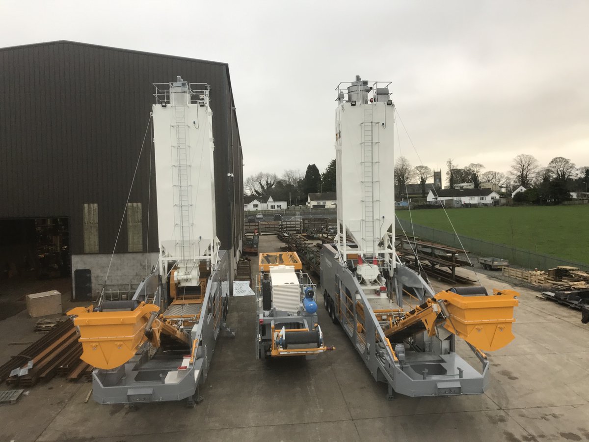rapidint's tweet photo. This line up recently left Rapid HQ destined for our US dealer partner, @GulfAtlantic. Pictured are 2x Rapidmix, mobile continuous mixing plant and 1x Trakmix, track-mounted continuous mixing plant. Learn more at: https://t.co/7jYYpFXdHy
#rapidmix #pugmill #continuousmixing https://t.co/VUa8KSJloo