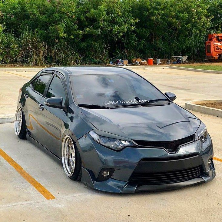 ShineGraffix's tweet photo. Slammed Rolla  
#rollanation #2020corolla #corollastance #wheels #jdm #stancenation #corolla #toyotacorolla #corollalife #stance #decal #graphics  https://t.co/FvSBrSpNoD https://t.co/1V97tQjH3X