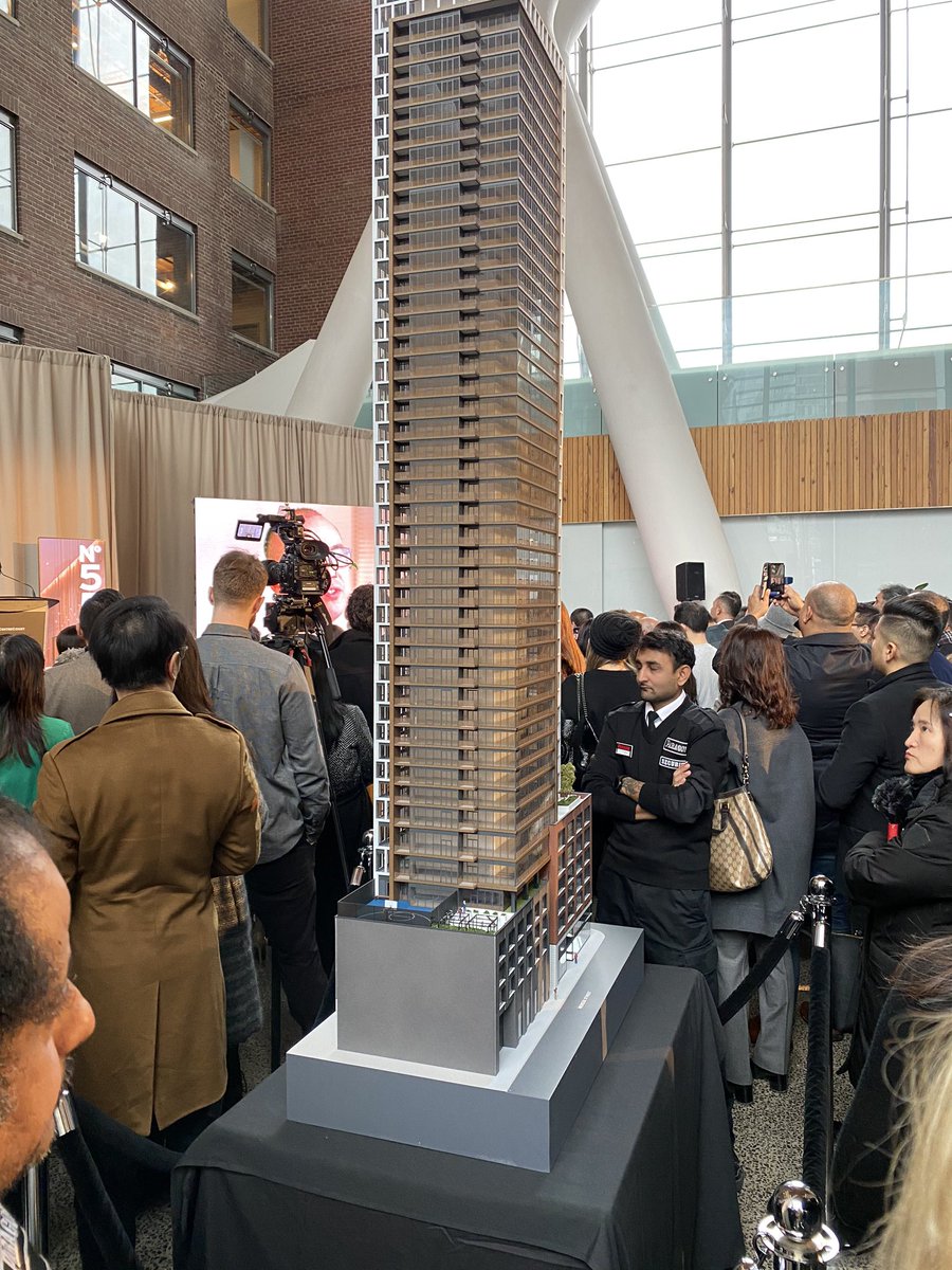 NewReleaseCondo's tweet photo. Platinum Launch at #55Mercer. π The Canadian Hockey Legend Wayne Douglas Gretzky Restaurant at 99 Blue Jays Way ( King/Blue Jays Way) will be replaced by this iconic residential tower called 55 MERCER.
@CentreCourtInc @Toronto_Global @ https://t.co/ivRs13J7Oc