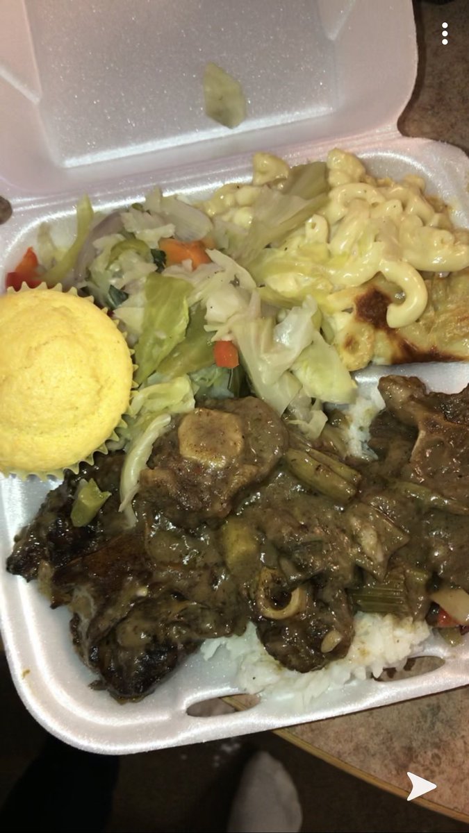 HTS_Kitchen's tweet image. You guys wanted oxtail plates again so let’s run it back 👌🏾 I will be taking orders all week and all day Saturday. Only orders that are paid for will be held. Thank you in advance ☺️