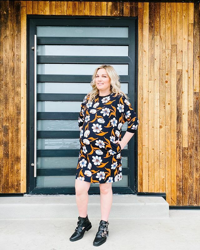 When sweatpants don’t even fit anymore, we’ll always have shoes. 🥰 Sharing my favorite, favorite Spring arrivals, how to transition from Winter and a few outfits styled on this #35weeks bump. I had to actually look away from the scale at my last appointment, never gets easie…