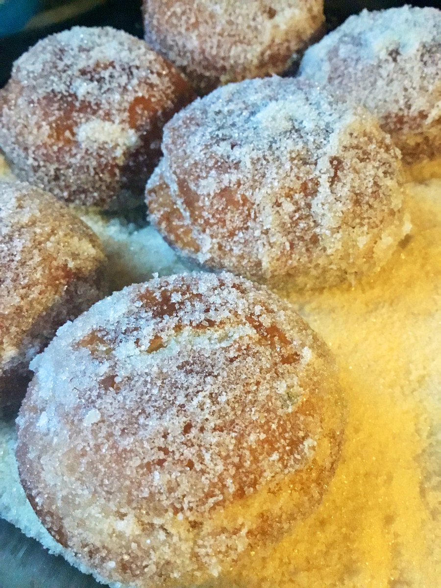 Justlovefood's tweet photo. What do you do when it’s raining....doughnuts ! #doughnuts #sugar #loadsofsugar #pastry #delicious #scotland #leith https://t.co/VfzZgCqLHq