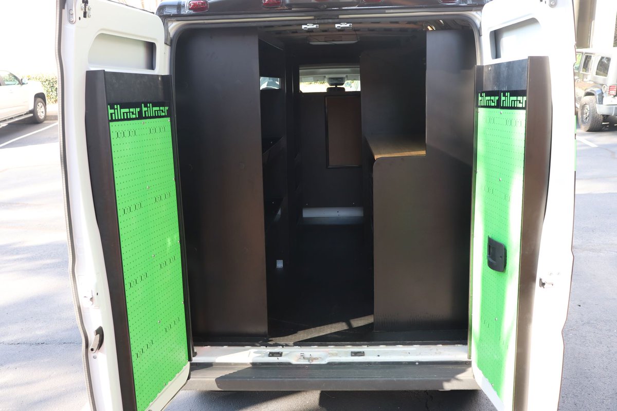 DimDesStudios's tweet image. The outfitting also included a AC system and a completely new exterior wrap to bring the brand alive. #DiversiTech #DimensionalDesign #brandMKTG