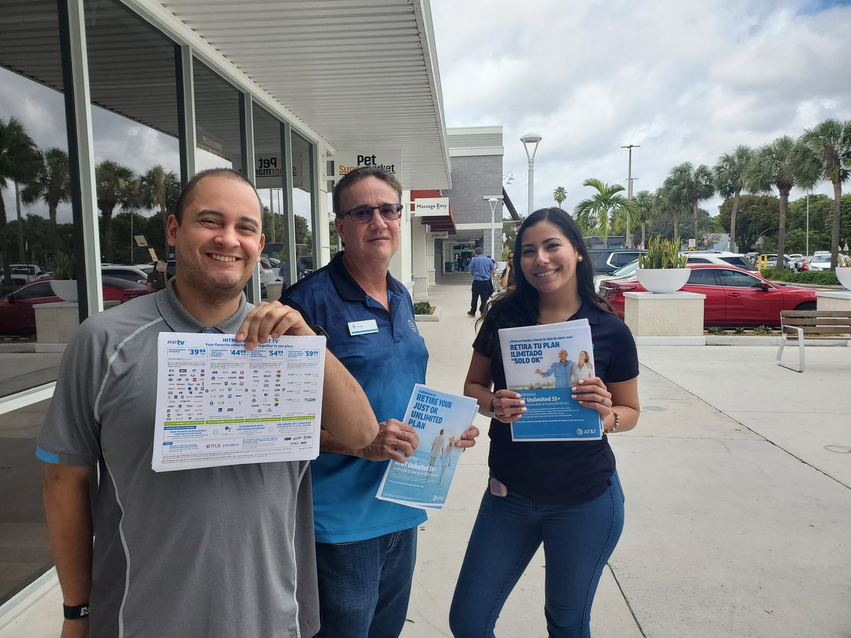elkendallstore's tweet photo. No power no problem! The whole team out flyering and letting our customers know about our exclusive 55+ Florida only plan and ATT TV streaming services! https://t.co/tOKFRkmjNE