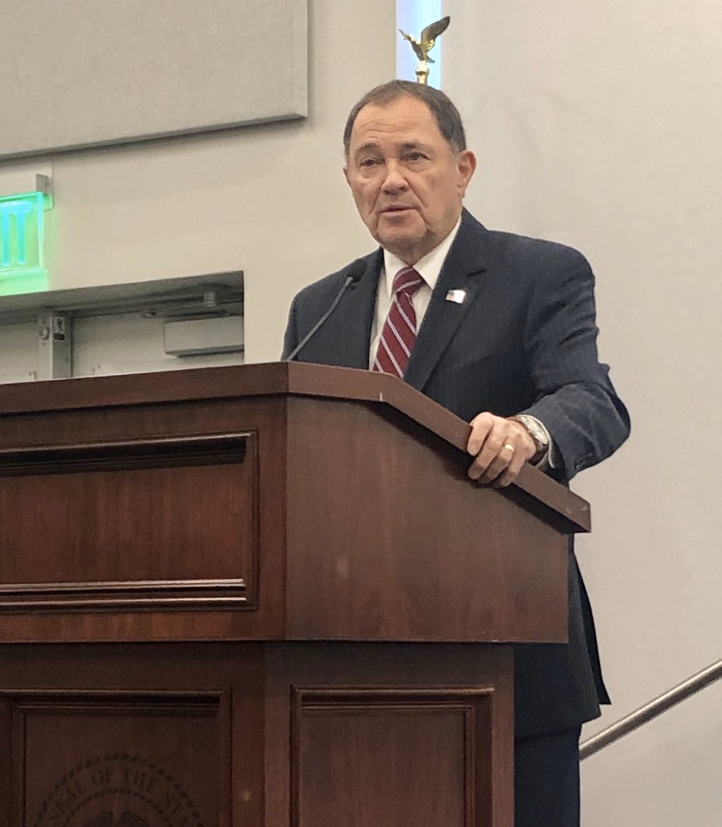 HeidiGrimshaw1's tweet photo. Utah PTA enjoyed a visit with the governor at Utah PTAβs Day on the Hill. #utahpta #utpol #utleg @UtahPTAOneVoice @GovHerbert https://t.co/yjPEqxQjKK