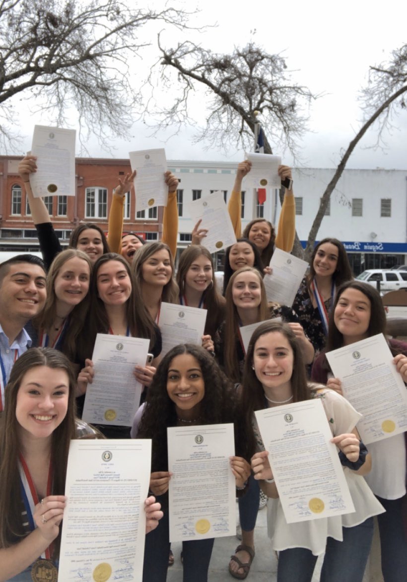 samuelclemensvb's tweet photo. Thank you to the Guadalupe County Commissioners Court for the official Proclamation celebrating our historic post-season run! @SamuelClemensHS @SCUCISD #GoBuffs https://t.co/dbjTs3tpyk