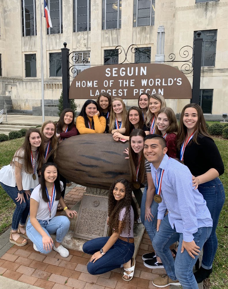 samuelclemensvb's tweet photo. Thank you to the Guadalupe County Commissioners Court for the official Proclamation celebrating our historic post-season run! @SamuelClemensHS @SCUCISD #GoBuffs https://t.co/dbjTs3tpyk
