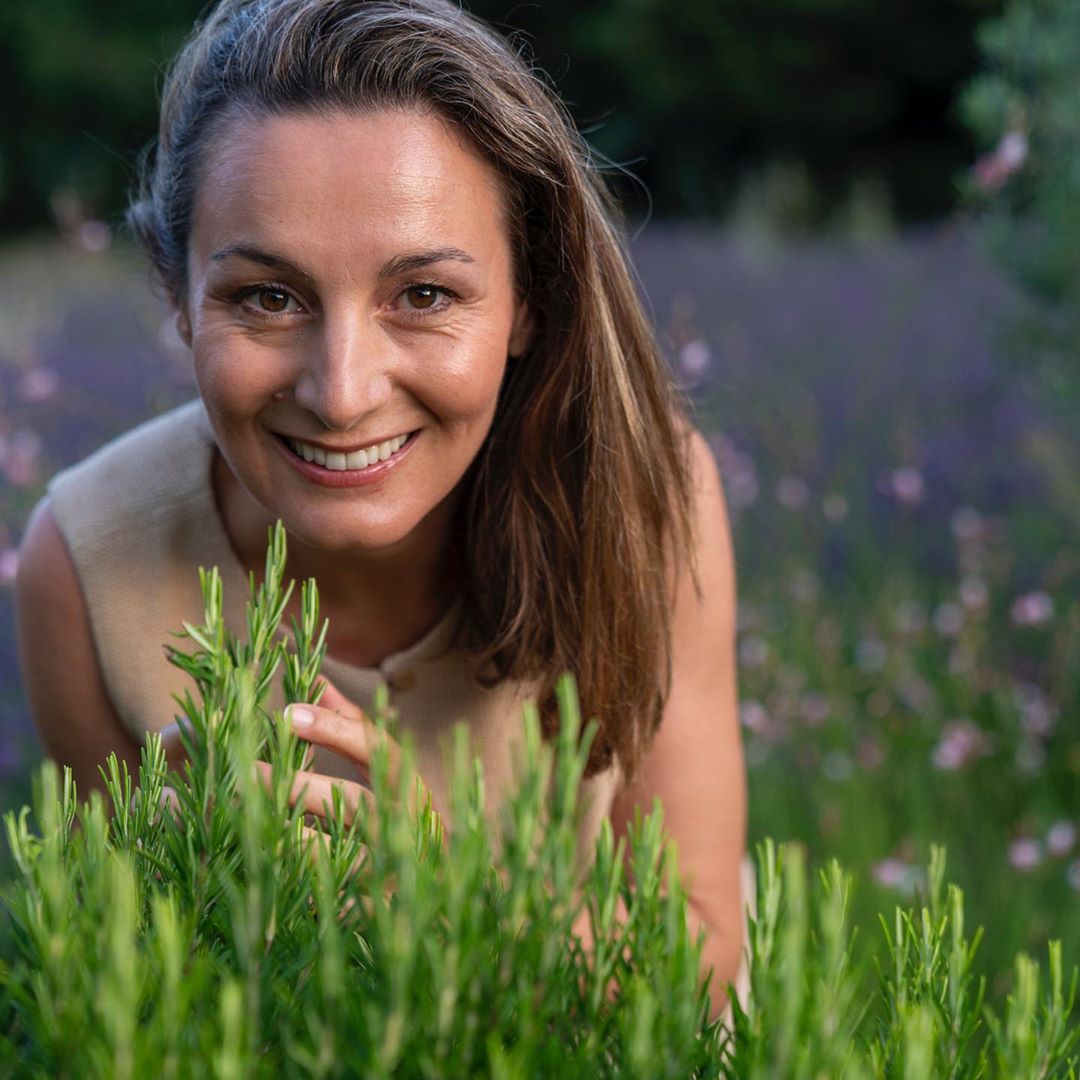 mariapinto's tweet image. This Saturday Jan. 22, we are excited to welcome Nathalie of HENRŸIA Beauty for a skincare popup. Join us at 1pm for touch of beauté essentielle.