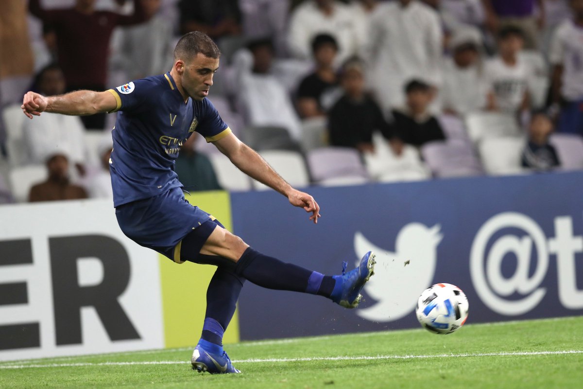 theAFCCL_ar's tweet photo. احذر من اللعب أمام هذا المهاجم 😅🏹
@Hamedallah_9 https://t.co/tTlGA6YUJx