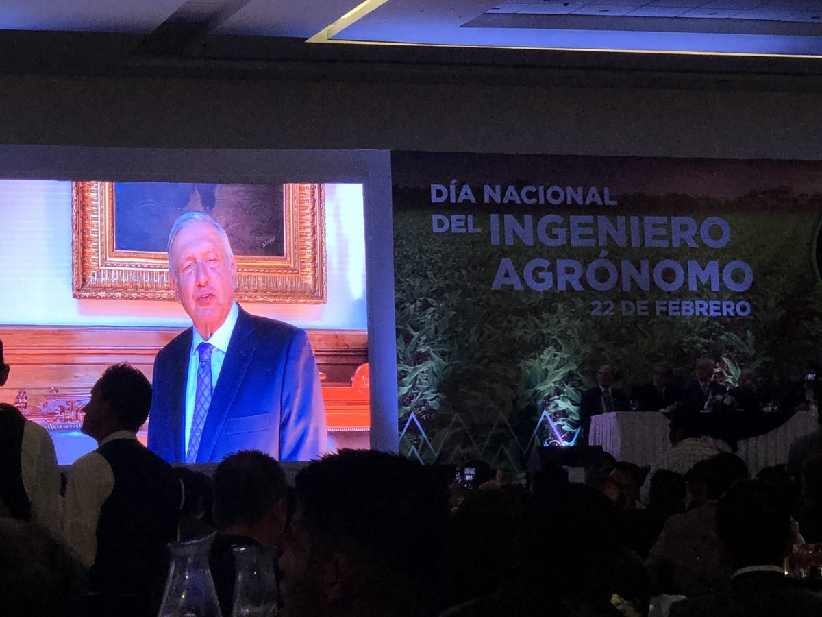 homeroblas's tweet photo. Después del mensaje del presidente @lopezobrador_ escuchamos al secretario @vmva1950 en la conmemoración del #DiadelAgrónomo https://t.co/ED9A3dxD45