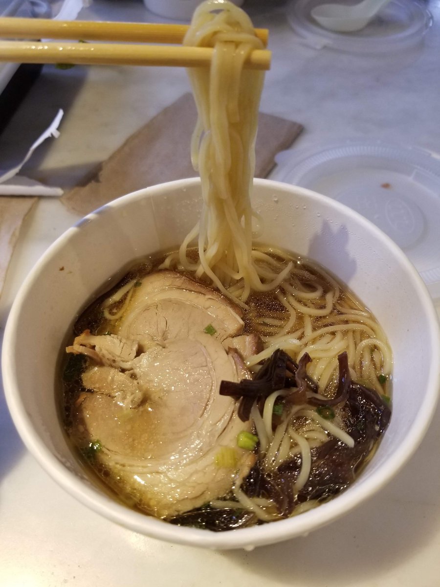 Sit back with a warm bowl of ramen and let your troubles fade away. 😌🍜

📸 : Ana-Maria M