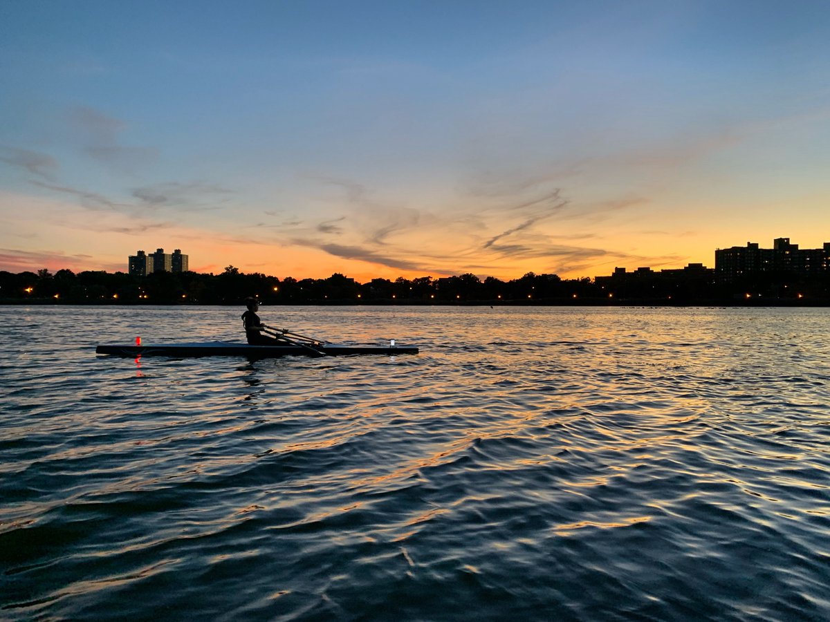 RowNewYork's tweet photo. Our Countdown to @crashbsprints continues! 12 days to go! 🔨🔨🔨
Photo by Veterans Coach Lizzie Simons (@catscoffeecrew)
#rownewyork #veterans #rowing #crashb2020 #hammertime #champion #indoorrowing https://t.co/rPSGidSGdq