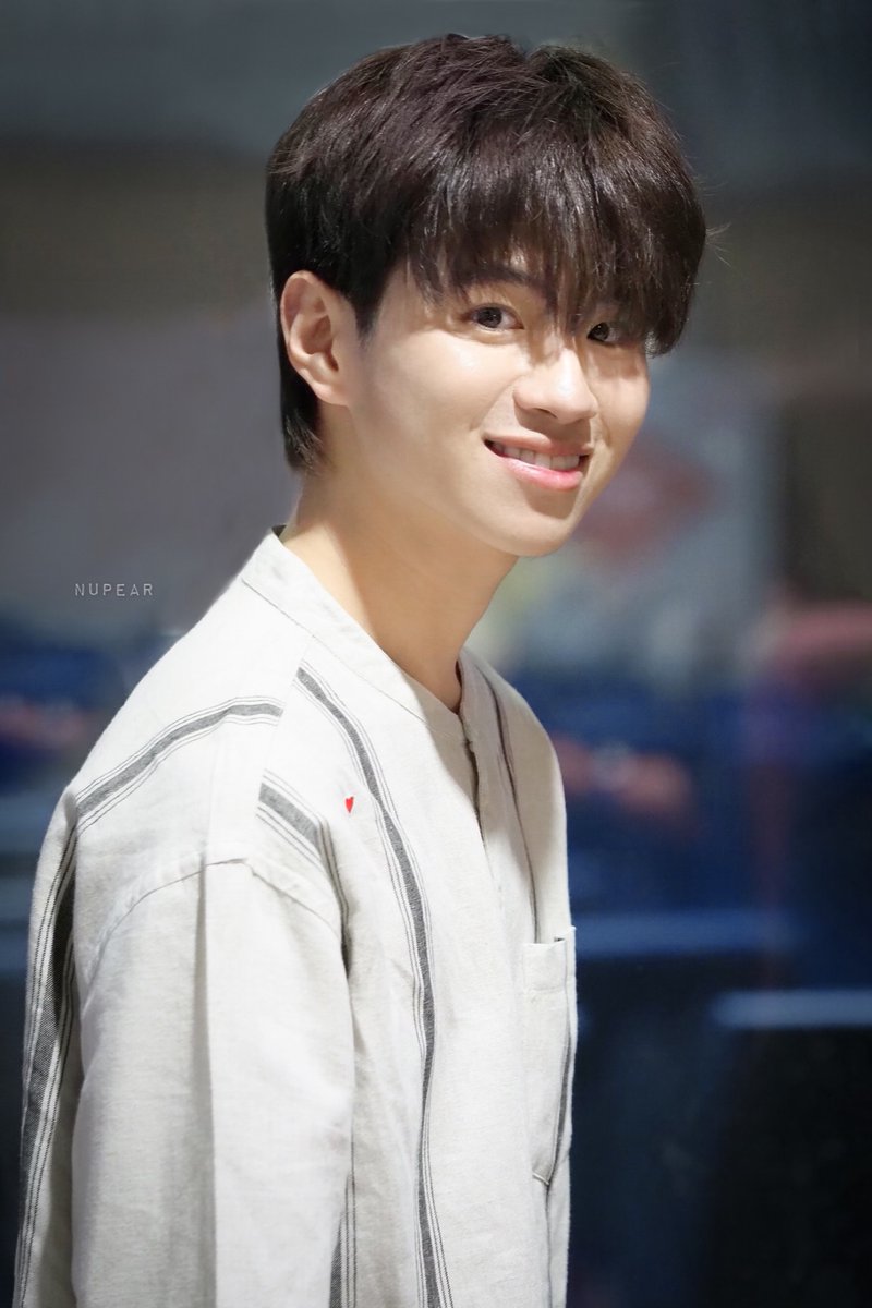 nupear_photo's tweet photo. HBD นะครับตะนู๋ 23 ขวบและเนอะ ขอให้น้องเติบโตเป็นพี่แปลนที่เข้มแข็ง สุขภาพแข็งแรง เป็นพี่แปลนที่น่ารัก เป็นตะนู๋ที่น่ารักของแม่ๆพี่ๆตลอดไปเลยนะคะ มีความสุขมากๆครับลูกชาย 😊💚🎁🎉

#คนของแปลน #PlanRathavit https://t.co/PvVJVPIi6q