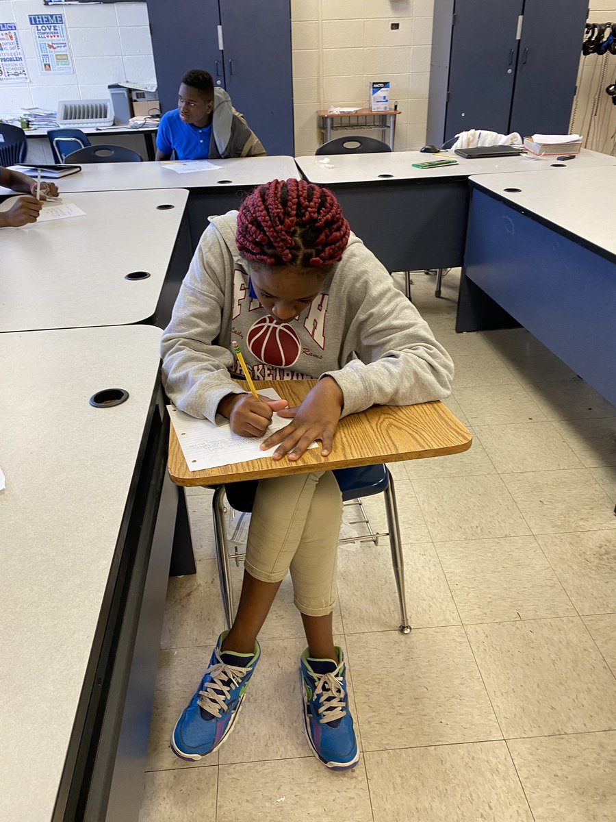 Ms. Livingston at Mobile County Training School knows that students need explicit writing instruction before crafting their own pieces. <a href="/KevinBalius/">Dr. Kevin B. Balius</a> <a href="/JSerravallo/">Jennifer Serravallo</a> @bbb_rhodes #weslayela