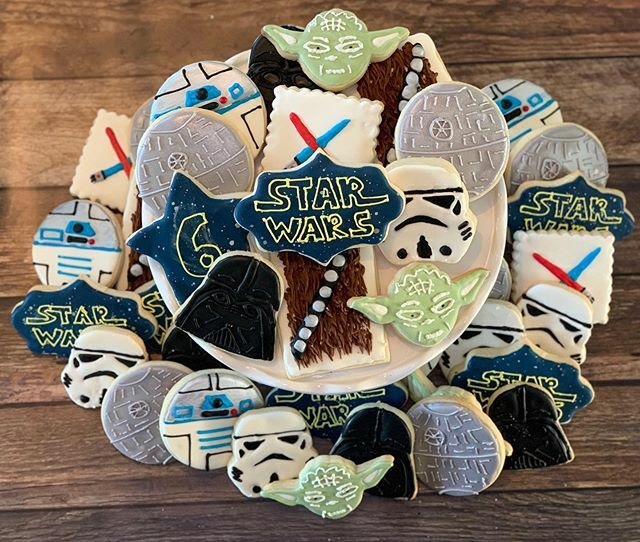 llbake's tweet photo. Star Wars Cookies #llbake #cookies #starwars #customcookies #starwarscustomcookies #yodacookie #lightsabercookie #darthvadercookie #starwarslogocookie #stormtroopercookie #deathstarcookie #wookieecookie #r2d2cookie #sanrafael #marin #california https://t.co/X9dP0qkQGI