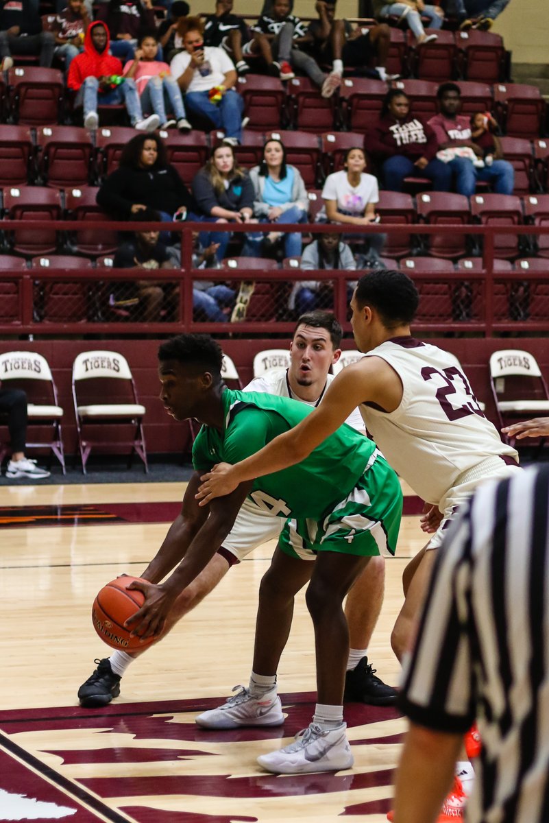 Rtamplin2202's tweet photo. Last 2019*2020 home district basketball game for the Tenaha Tigers tonight at 6 p.m. at the SEC! Tigers, ALL I need is focus throughout the day and tonight ENERGY, EFFORT, and willingness to FIGHT for 4 quarters and the win will take care of itself! https://t.co/eBrOVefc43