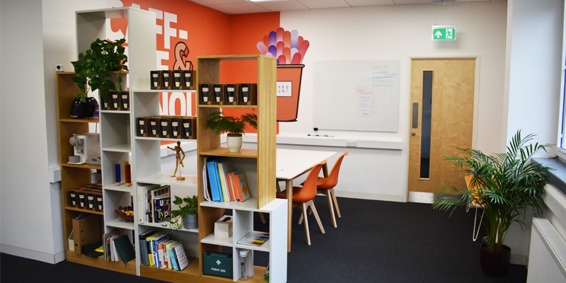 officeworksuk's tweet photo. A colourful workspace solution for creative design agency
RedSky Studio https://t.co/KLvxiCsGFQ #makingofficeswork https://t.co/oIBJPyf8LG