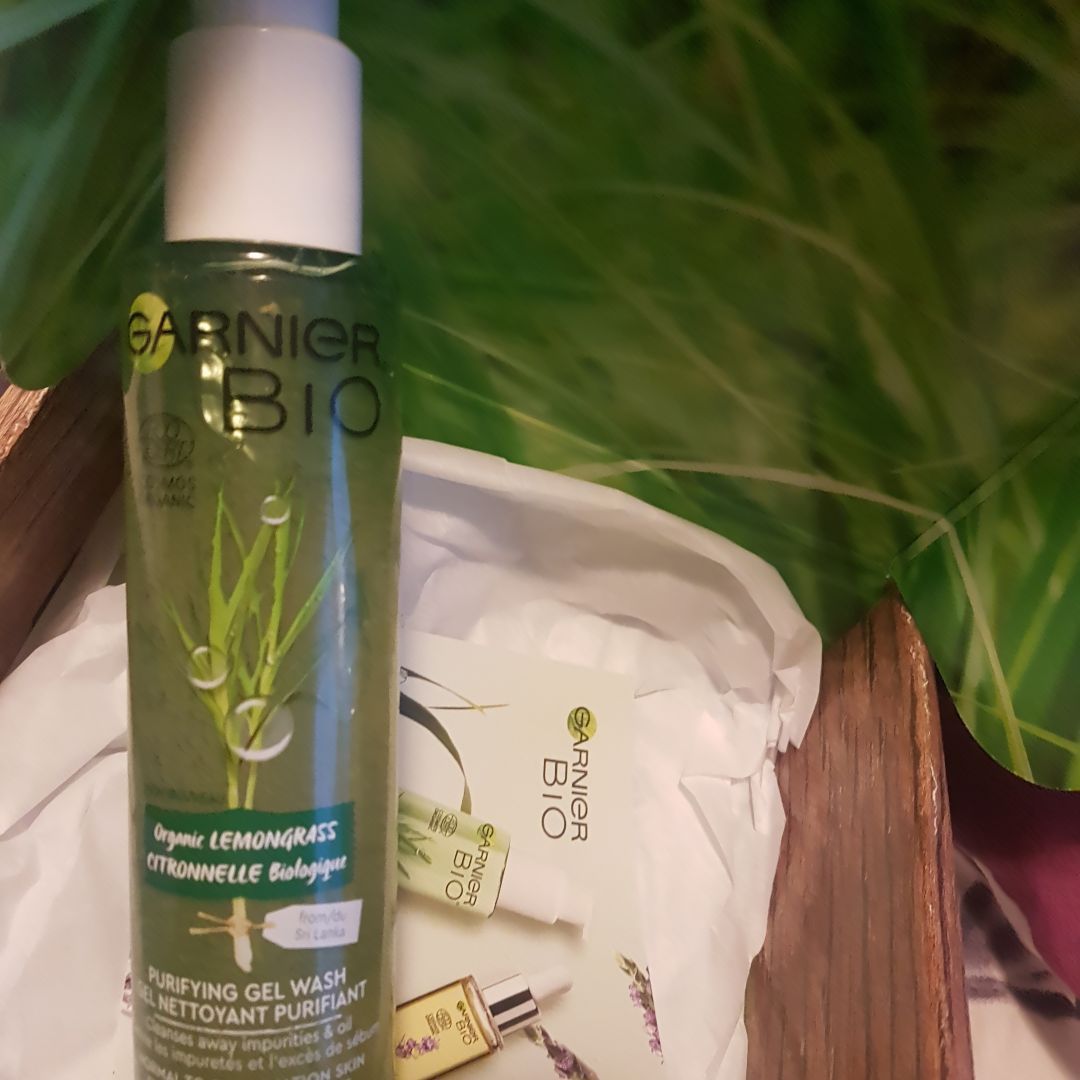 basicallyleah's tweet image. super excited to receive this Garnier Bio box! so far I love it and have had great results #garnierbio influenster.com/deeplink/photo…