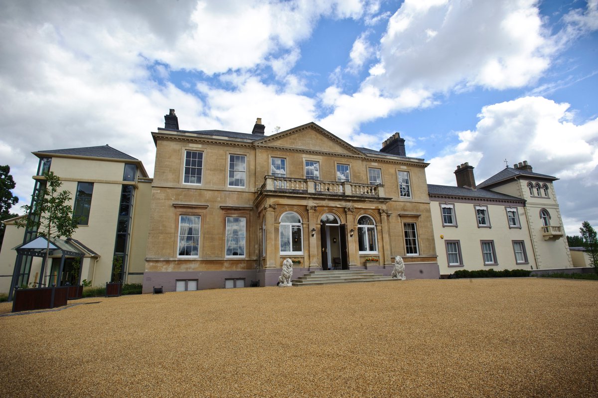 Mother's Day Lunch in Spring Grove House! 💐

Treat your mum to a delicious meal this Mother's Day

Book online - safarivenues.co.uk/events

#WorcestershireHour