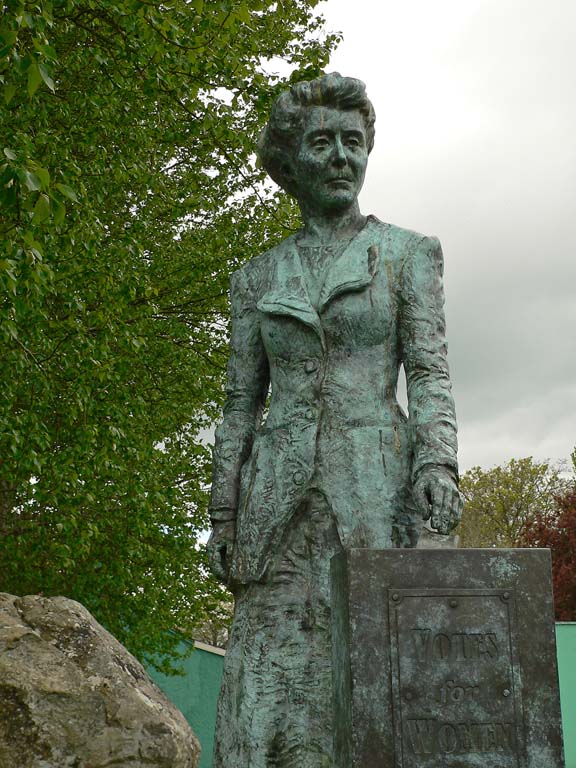 Hanna Sheehy-Skeffington. Suffragette, Nationalist & Human-rights campaigner. 1877-1946. 1 of 1st women to graduate from Irish uni! Set up Irish Franchise League & feminist newspaper! Imprisoned for breaking Dublin castle windows for lack vote! Toured world re vote & independence