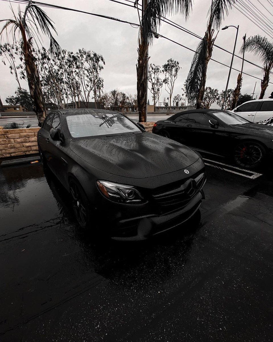 Black on black. 🖤

📷 ig : arty.pa