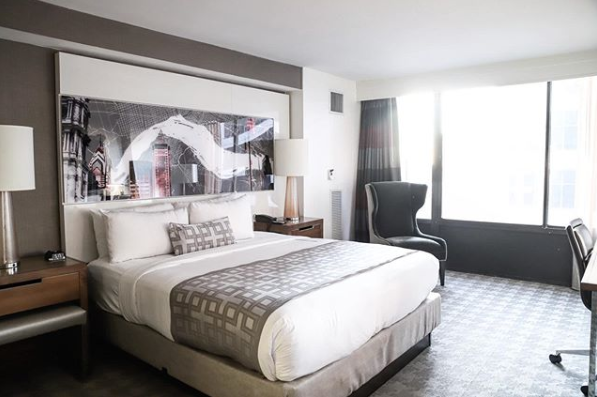 SonestaPhilly's tweet image. There's still time to book your romantic Philly vacation! Our Romance Package is available now until 2/20❣️ See what's in store in @InBetweenRivers' recap of their Valentine's Day #staycation: bit.ly/2SE3JGc