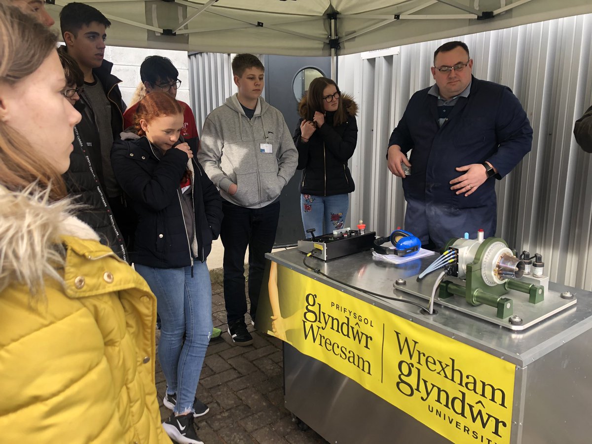 RydenMiss's tweet photo. Afternoon on day two @RoutesintoSTEM at @GlyndwrUni and we’ve had a student life talk, student Q and A, a visit to the engineering department and the chance to see one of only 3 working jet engines at UK universities! @TheEDTUK #stem #busybusy https://t.co/SI4dQjI8z5