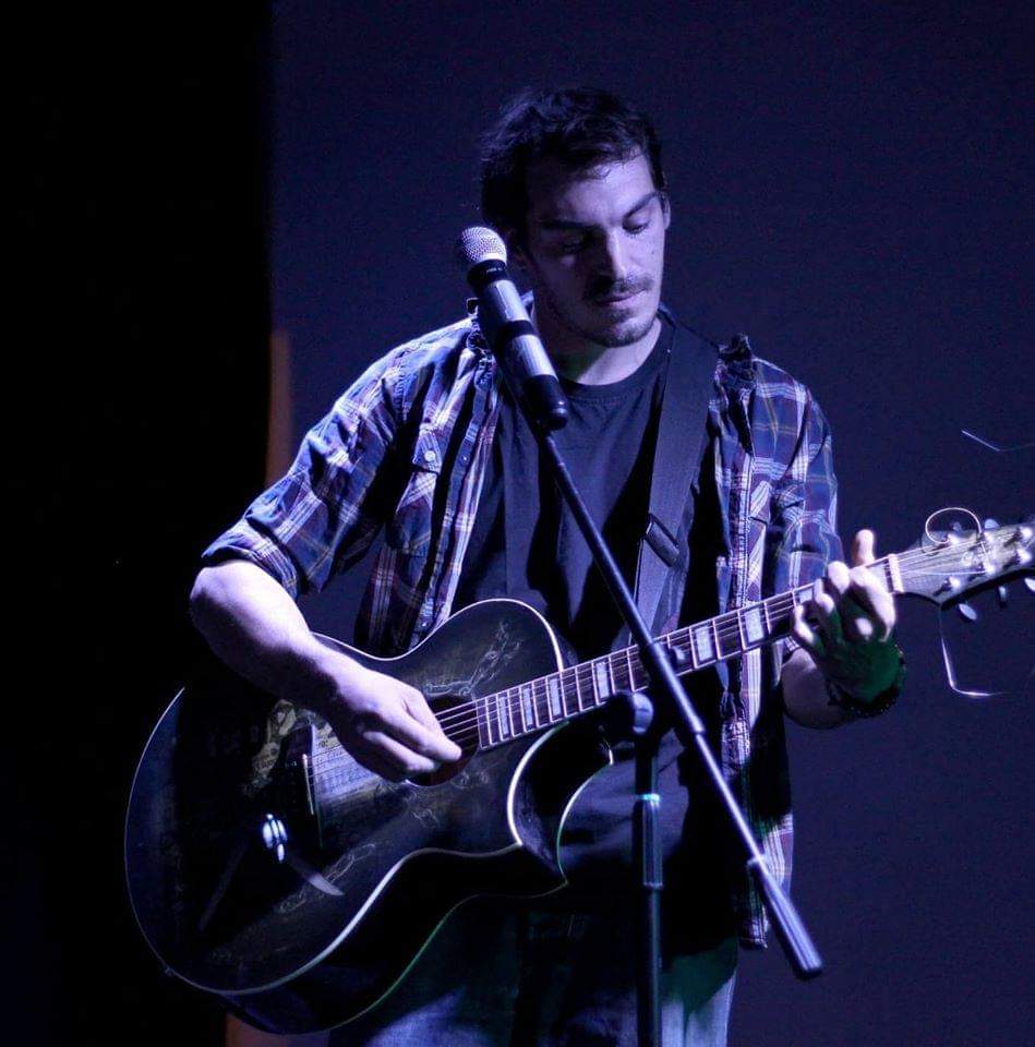 AnasthasiaBruni's tweet image. 📣 Hey les copains ! 
Dîtes bonjour à Guizzz, interprète, auteur-compositeur. Désormais je ne marche plus seule. Si ça ce n’est pas une bonne nouvelle ça 😊