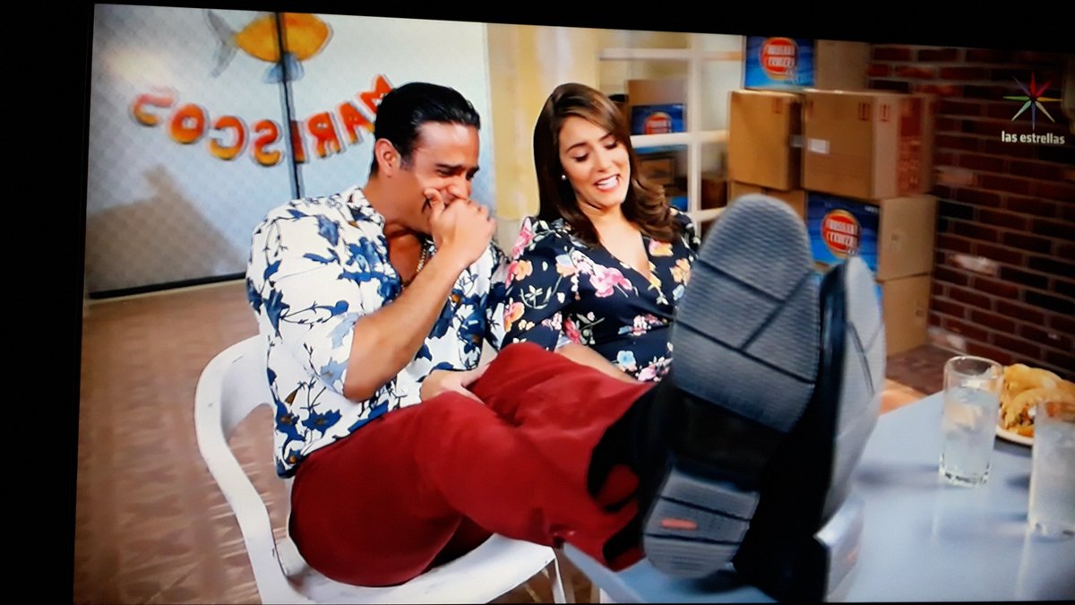 mickeyalexgil29's tweet photo. #SolteroConHijas Aunque la maldad que hizo el malvado #Calamal @JuanVidalGil no me gustó me cae bien el muchacho ya que no es tan malo y mi hermosa #Coralita @barbaraig una chica maravillosa que merece ser feliz y espero que abra esos ojitos y lo deje yo creo en mi princesa💖🌹😘 https://t.co/1gRqqz2hWF