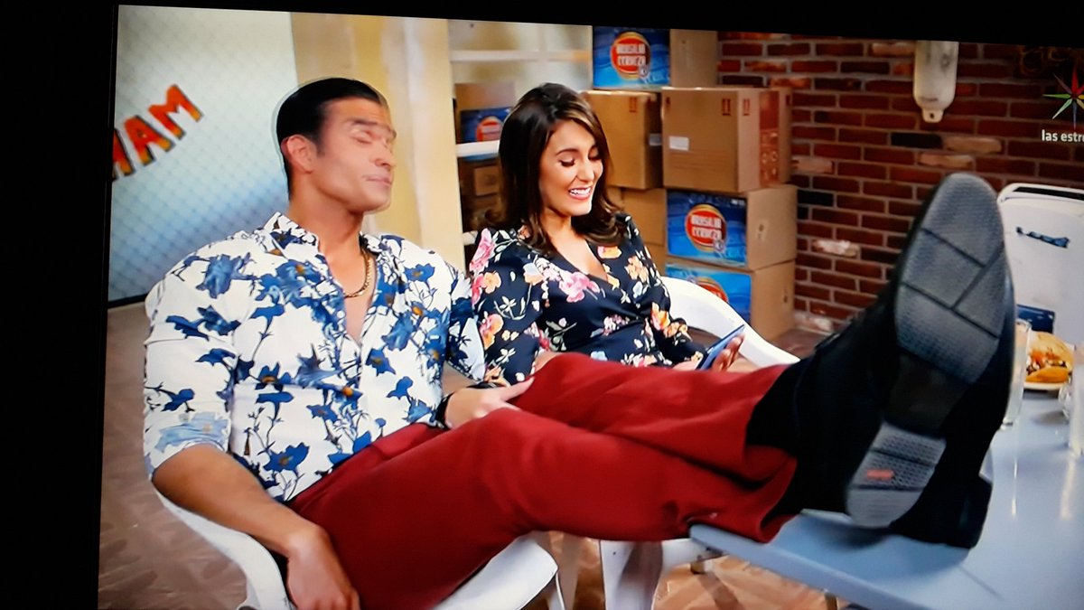 mickeyalexgil29's tweet photo. #SolteroConHijas Aunque la maldad que hizo el malvado #Calamal @JuanVidalGil no me gustó me cae bien el muchacho ya que no es tan malo y mi hermosa #Coralita @barbaraig una chica maravillosa que merece ser feliz y espero que abra esos ojitos y lo deje yo creo en mi princesa💖🌹😘 https://t.co/1gRqqz2hWF