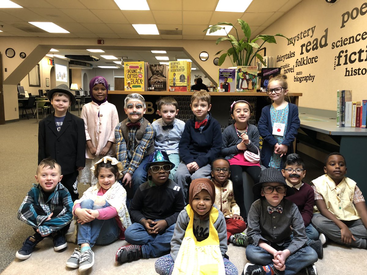 ISD191's tweet photo. Former #One91 Superintendent Cindy Amoroso was a guest reader (author) at @VistaViewElem for #ILoveToReadMonth! Plus, for the #100thDayOfSchool these precious kinders dressed as #100yearsold! Shout out to Barb Cermak for the awesome displays of books highlighting #BlackHistory. https://t.co/VF7ozWqv6C
