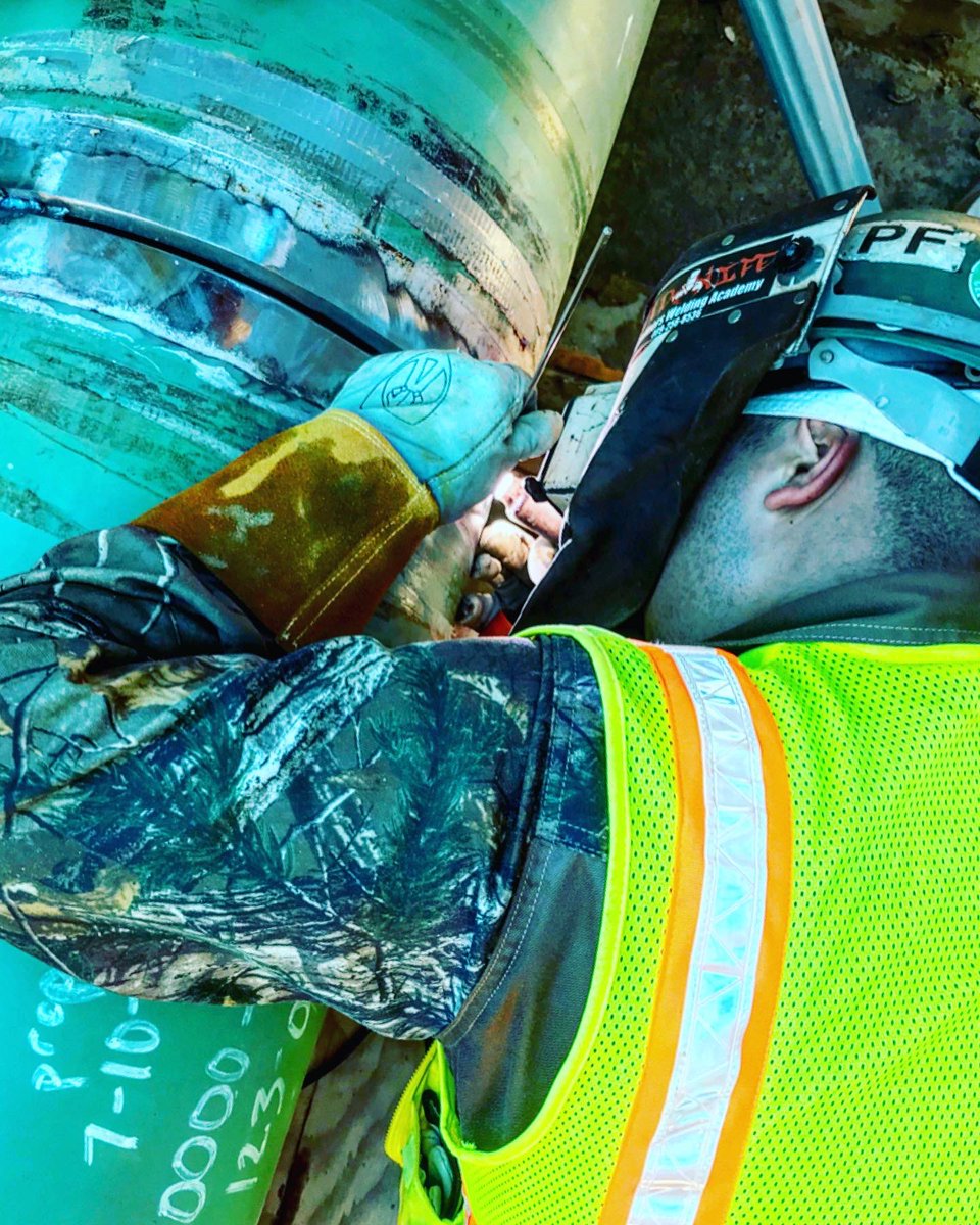 MainlinersWeld's tweet photo. Don’t be afraid to walk alone; Not everyone who starts with you is going to succeed. 💯👨🏻🏭🤘🏼
#MainlinersWelding #MWA #MainlinersWeldingAcademy #TexasWelder #PipeWelder #ComboWelder #WeldLife #TIGandChill #GTAW #Welding #WeldingPorn #WelderNation #NewGenerationWelding #welding https://t.co/gojY667f9f