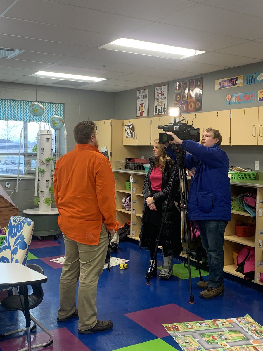 MrHowettSci's tweet photo. @MrCauhorn is a big deal. He is bringing his A game #bigdeal #wcsmission #eLearningcoach https://t.co/wx0YohRpkb