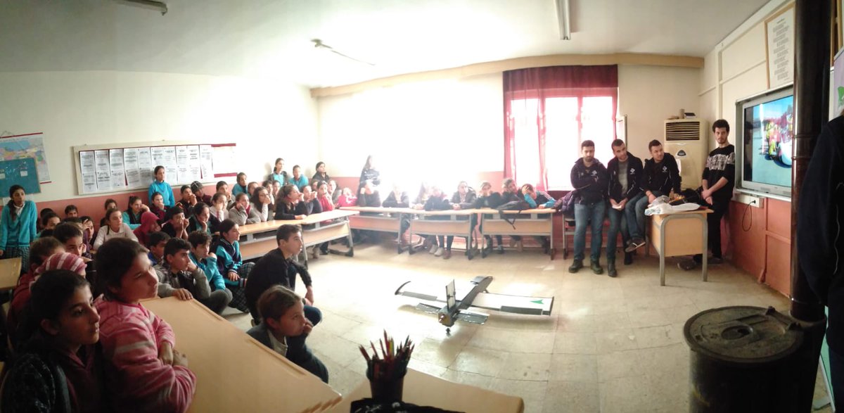 Yavuzeli_mem's tweet photo. @GAUNORET
Otomobil Robot ve Enerji Topluluğu yaptıkları güzel işleri anlattı, öğrencilerimiz merakla dinledi. Köy okullarında onlari örnek alacak çocuklarımız var artık. İyi ki geldiniz. 
@ziyaselcuk
@teknofestist 
@Selcuk @haluk 
@IlmemArge27 https://t.co/iD9lGjnfHB