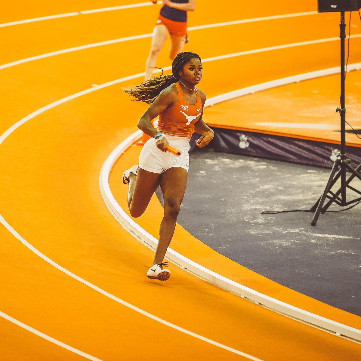 TexasTFXC's tweet photo. Back like she never left. 🏃‍♀️💨

#FamilyOnAMission | #HookEm 🤘 https://t.co/m3uQ3exhox