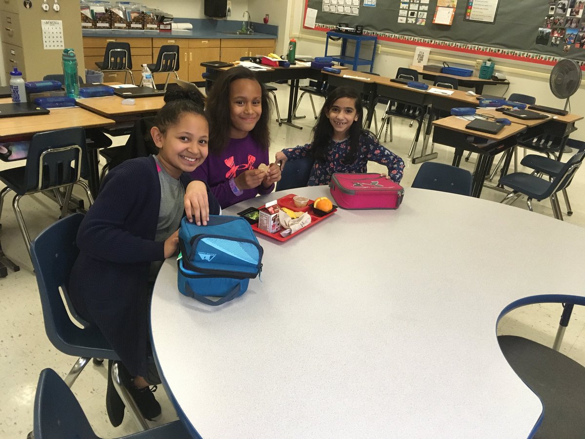 I have some fun lunch buddies today! ⁦<a href="/BmeCmsd/">BME_CMSD</a>⁩