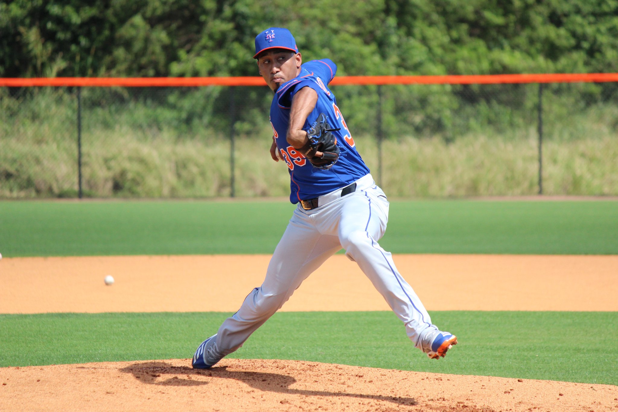 Anthony DiComo on X: Edwin Diaz throws live BP against Matt Adams, Eduardo  Núñez and Jed Lowrie.  / X