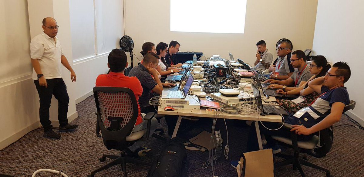 andrez747's tweet photo. Track SD-Branch #FortiXpertColombia #YoSoyFortinet #WeSecureLatam 😍 https://t.co/Ip5OuT1kRa