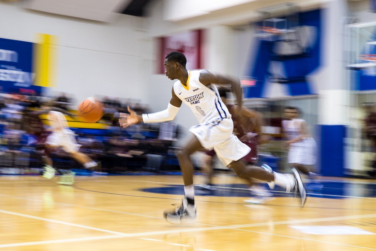 M🏀 | Please note the 6:00 tipoff for the <a href="/RyersonRamsMBB/">Ryerson MBB</a> game against Guelph on Wednesday!

We're getting things rolling early - see you at the <a href="/MattamyAC/">MAC at the Gardens</a>! 👊 #weRrams