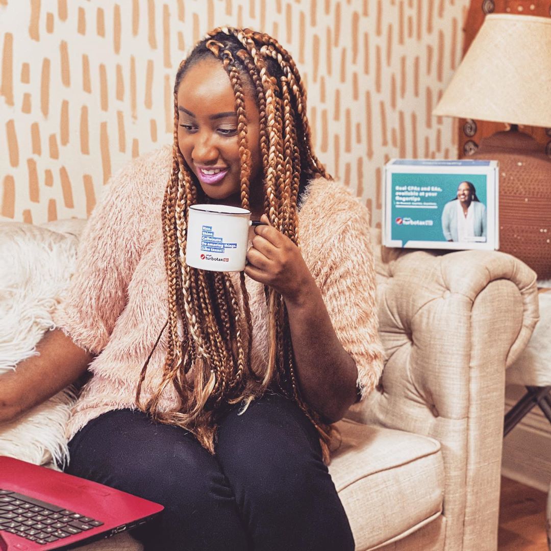 Influenster's tweet photo. Our members are slaying tax season with @TurboTax Live! This service allows you to file your taxes online from the comfort of your home with the help of an expert. Are you planning to file early this season? #TurboTaxLiveExperts
https://t.co/VGexfJe5e7 https://t.co/wLGzZFrfdx