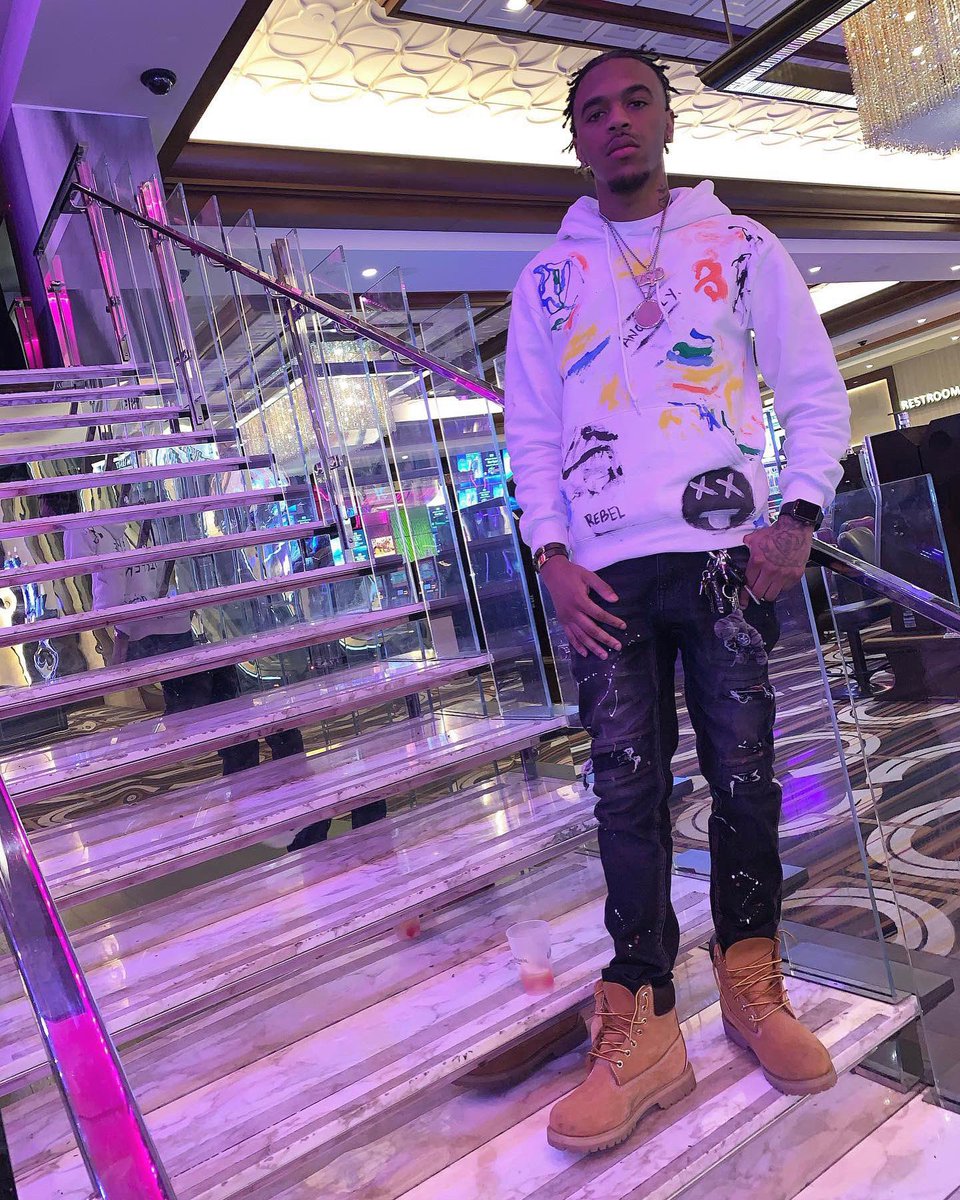 _tdrlorrobert's tweet photo. Been Investing In Myself No Way I Can Go Back Being Basic 💵🕺🏼🕸🎨 #ProjectRebel🎸 Fit : @brand_anomaly 🔥 https://t.co/vMamALS8TM