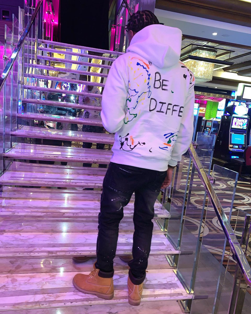 _tdrlorrobert's tweet photo. Been Investing In Myself No Way I Can Go Back Being Basic 💵🕺🏼🕸🎨 #ProjectRebel🎸 Fit : @brand_anomaly 🔥 https://t.co/vMamALS8TM
