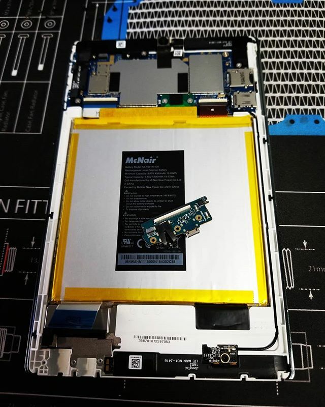 DeadalusFrost's tweet photo. If you have damaged older devices there is no need to bin them. Most older devices are still cost effective to repair, but not all. Diagnosis is always free 🙏 #tabletrepair ❄_6  #DFrostTech #electronicrepair #computer #geeklife #techjunkie #diy #rand… https://t.co/CBnExnQLCq https://t.co/l6MF7K1zAL