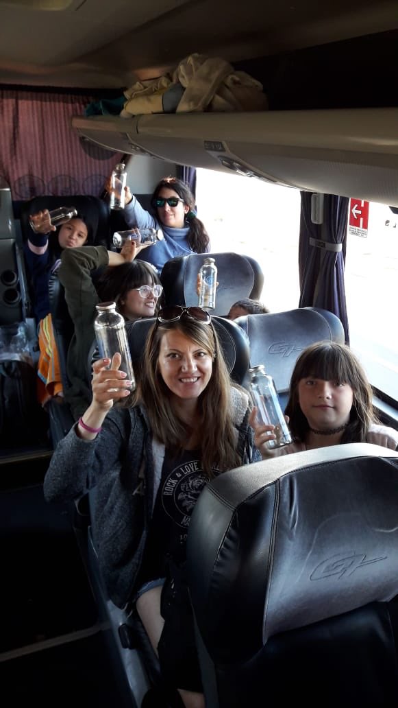 Nuestros vecinos q van a Cartagena llevan sus botellas de vidrio, q hemos estado entregando para evitar lo más posible el uso de plástico <a href="/EligeVidrio/">Elige Vidrio</a> <a href="/LC_Decom/">Desarrollo Comunitario</a>