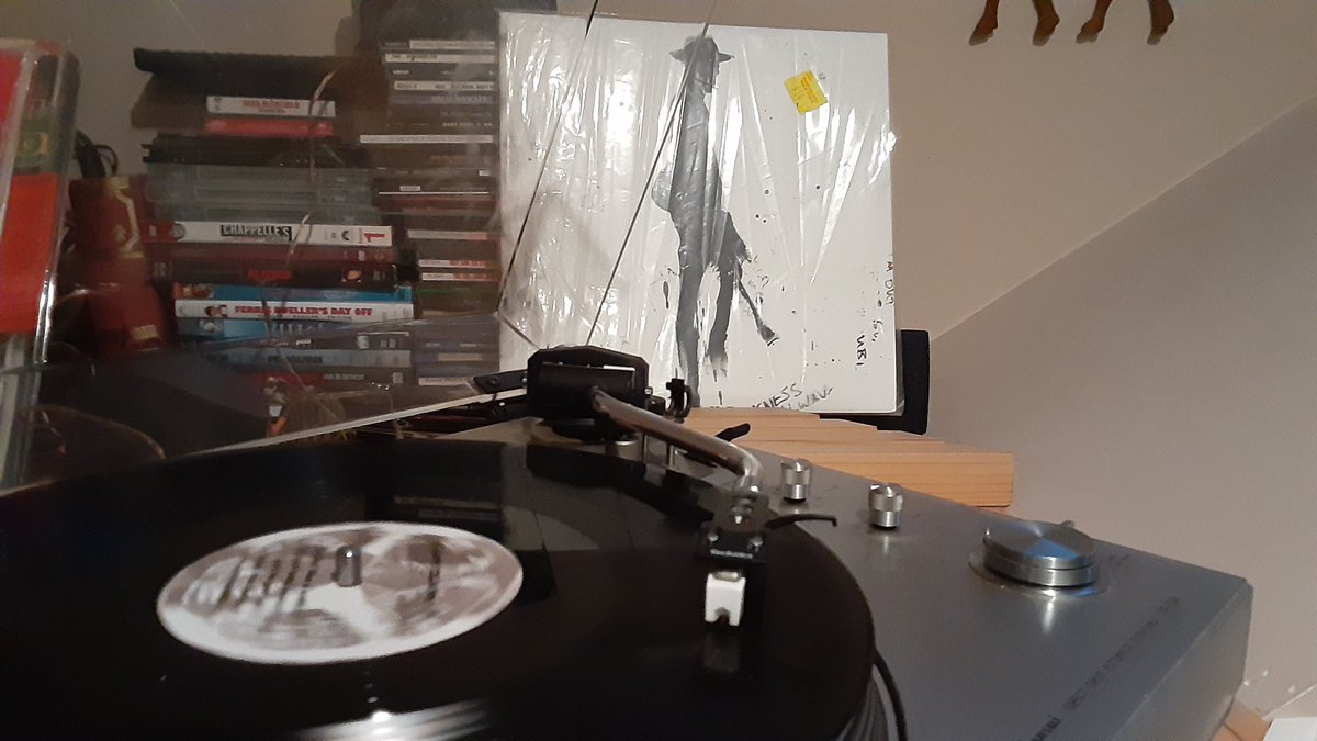 sonicdeathfish's tweet photo. #NowPlaying
Grammy-hype aside,
This 2x LP delivers on all 4 sides.
#GCJR https://t.co/6Nf2xfSytW
