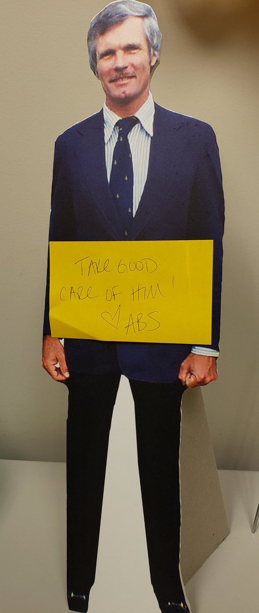 ALoudRecruits's tweet photo. When you start your week with a Legen...(#waitforit)... dary gift OF a #legend FROM a #legend!! #allthefeels @AbbySRecruits #realog #neverthesame #endofanera #Turnerlife #tuesdaytears #passthetitos https://t.co/dwfPgsfCFr