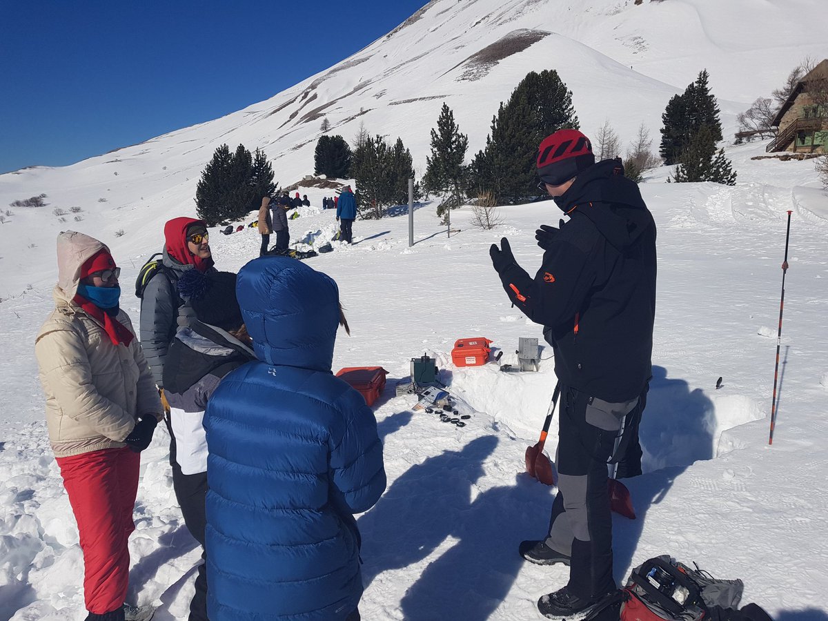 carlo_cmc's tweet photo. Great day at Snow Science Winter School #SSWS2020 @GardenSajf.
Field measurements, lectures, discussions on #snow in a changing #climate...
@PROSNOW_EU has also been presented to an interested audience. https://t.co/r79hW1mqVB